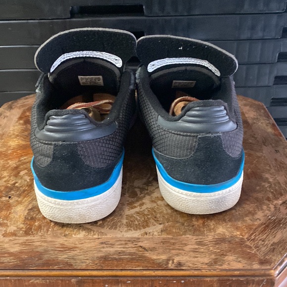 Adidas - Picture 3 of 6